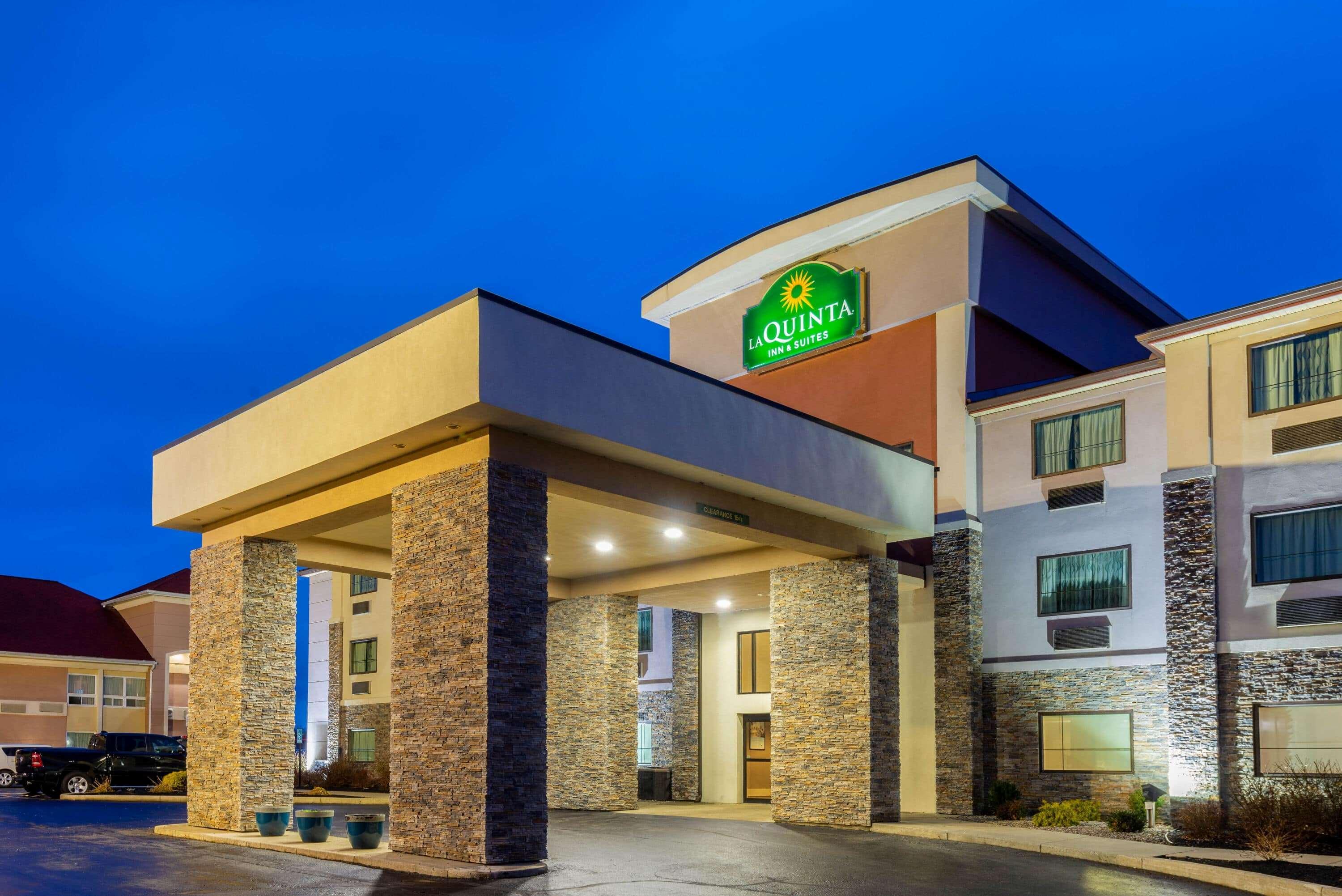 La Quinta By Wyndham Batavia Hotel Exterior photo